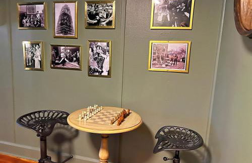 Stylish 3BR with Patio Walk to State Capitol - Foto 7