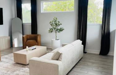 Luxurious Hidden Gem - Downtown Access - Balcony - Foto 7