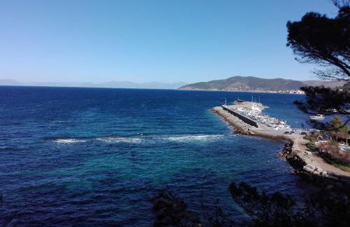 Elegante villa panoramica con giardino e idromassaggio a 10 minuti dal mare - Foto 76