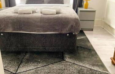 Gravesend 2 Bedroom Spacious Stylish Apartment - Sleeps upto 6 - 2 Min Walk to Station - Foto 14