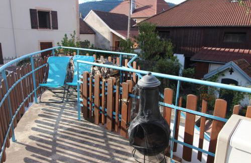 Appartement cosy au cœur de Vagney, proche commerces et sentiers, terrasse et cheminée, à 15km Gérardmer - FR-1-589-304 - Foto 2