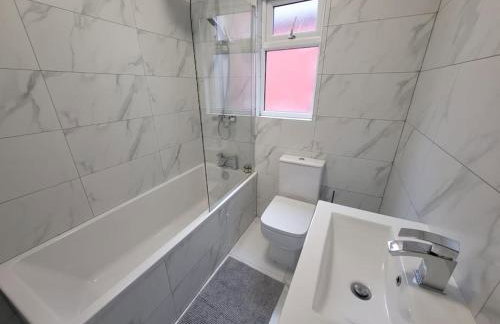 4 Bedroom house, 8 min to city! - Foto 16