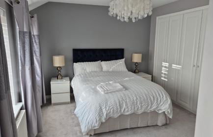 Wrexham Retreat Villa 4 bedrooms, 3 Bath - Foto 2