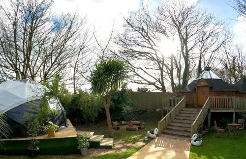 Romantic Treehouse with Hot Tub & BBQ Lodge - Foto 22