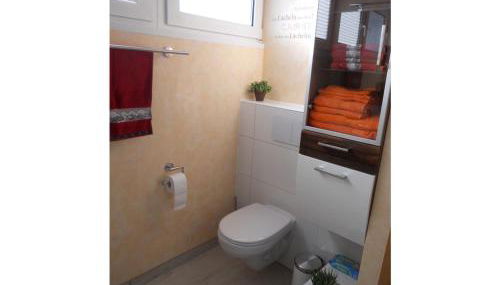 Ferienhaus zum Wohlfühlen in der Eifel, Poolnutzung, Tennis, Minigolf, Seenähe - Photo 3