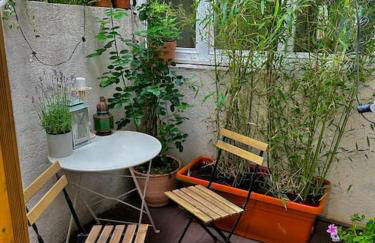 Charming studio in a courtyard in Paris - Foto 1