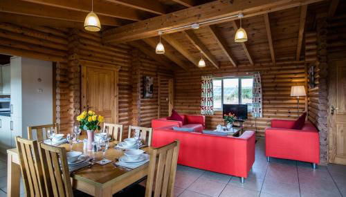 Mallard Lodge - Photo 2