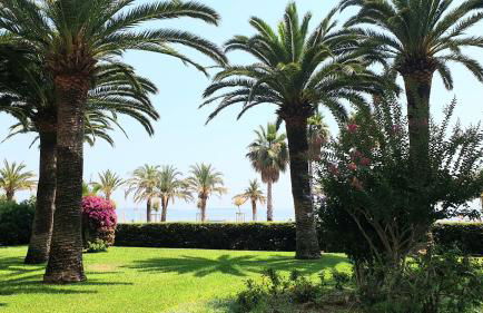 Garden and beach sea view apartment Cannes - Foto 2