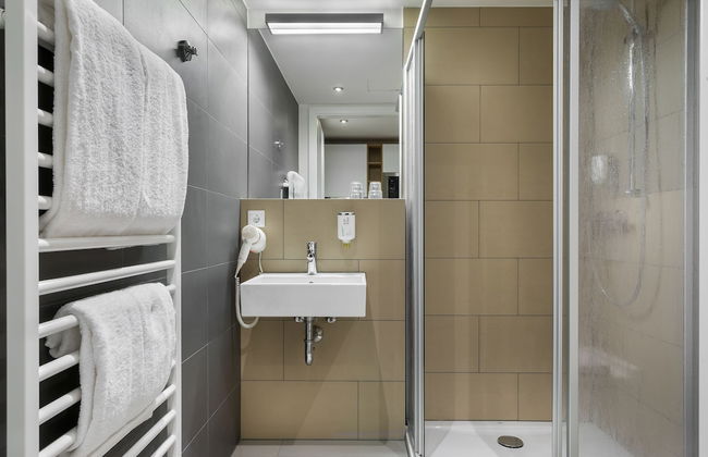 Signature East Hotel Apartment - Photo 40