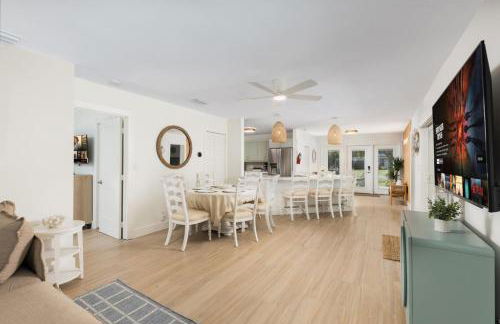 Heated Pool- MiniGolf- Fire Pit- Game Room- 1mi to Beach - Foto 17