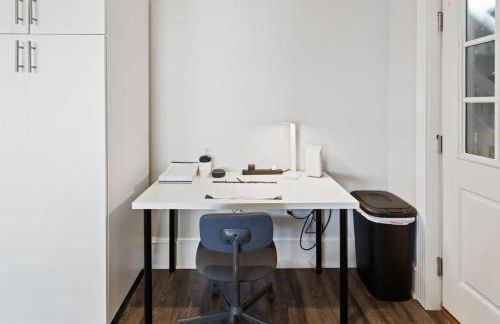 Modern 4BR 2BA Apt Steps to the Beach Open Living - Foto 12