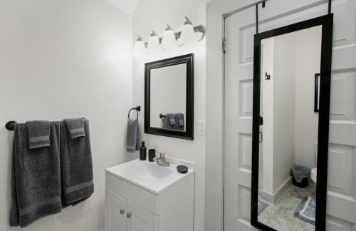 Modern Victorian Studio - Steps to Cleveland Clinic - Foto 16