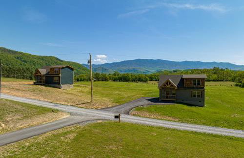 Happy Hideout, country livin with great mountain views, hot tub, arcades, fire pit, pets ok with fee - Foto 31