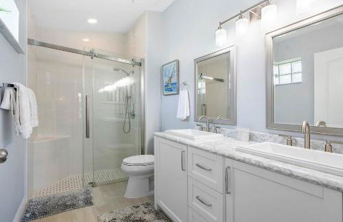 Cozy and Relaxing Retreat House - Photo 7