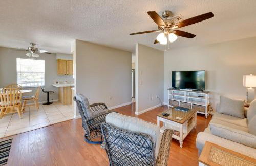 Coastal Oasis with Shared Pool, 2 Mi to Beach! - Foto 4