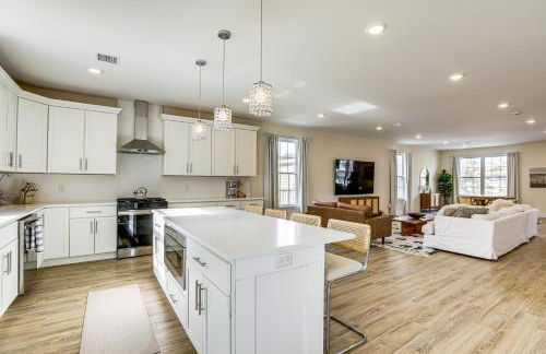 Walk to Keansburg Beach! Family Home with Pool - Foto 15