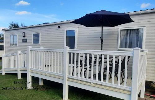 Emi's Caravan at Seton Sands Holiday Village - Foto 1