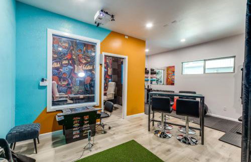 The Q - Austin Family Vacation Home - Hot Tub, Sauna, Gym & Backyard - Foto 9