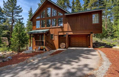 Private Ski, Lake & Golf Chalet! Walk to Lake - Foto 29