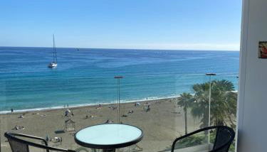 Playa Malagueta Vistas frontal al mar con 2 dormitorios - Photo 3