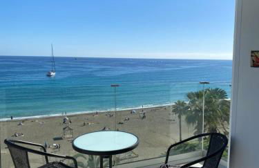 Playa Malagueta Vistas frontal al mar con 2 dormitorios - Photo 3