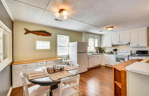 Dock and Views Family Retreat on Lake Hartwell! - Foto 5