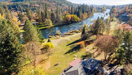 Riverfront Getaway - Foto 1