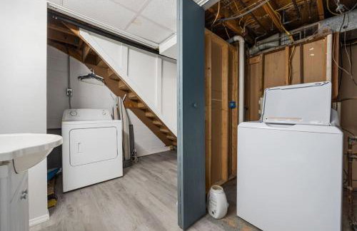 Poolside Palisade - A Fun Family Retreat for 6 - Foto 39