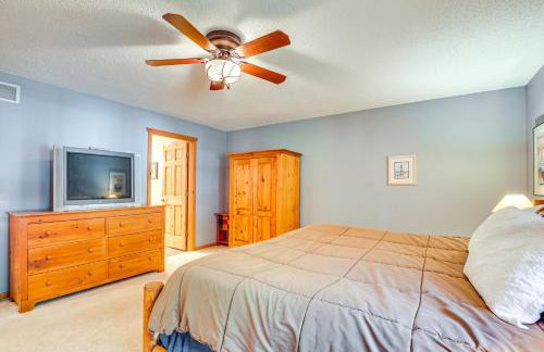 Lake Tomahawk Fall Retreat with Foliage and Lake Views - Photo 15