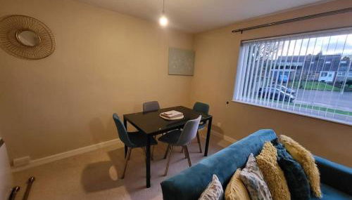 Lovely apartment with free parking & Wi-Fi - Foto 2