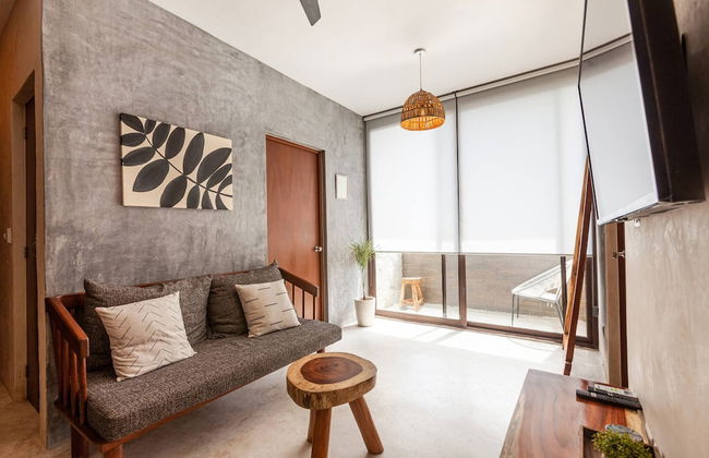 Magical Ph In Town Wprivate Rooftop Glass Tub - Photo 14