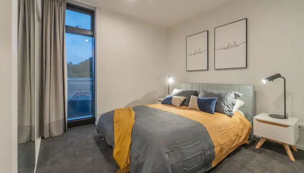 Premium Brand New Central Apt - Carpark - Photo 2, Room