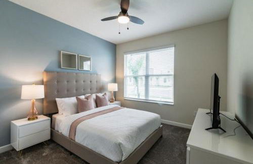 Beautiful and Spacious 5 Bed Pool Home home - Foto 23