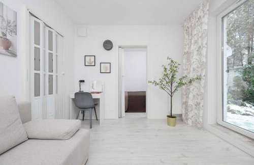 Jasny Apartament z Tarasem i Parkingiem by Noclegi Renters - Foto 15