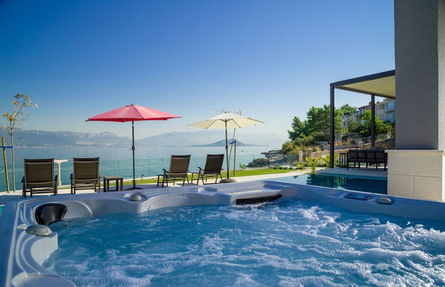 Beachfront Villa Grey Martini with Pool - Foto 39