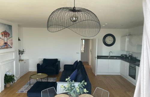 Seaview flat with balcony, spacious 2 bedroom - Foto 28