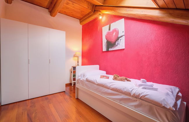 La Torre In The Center Of Town - Photo 7