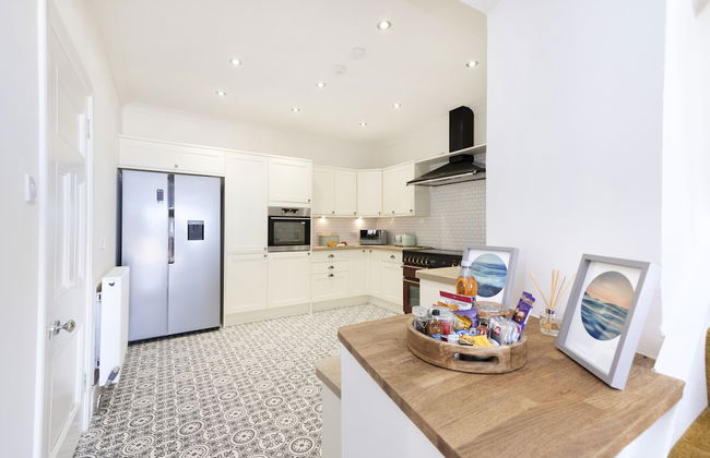 JOIVY Aurora House - 4 Bed With Hot Tub And Sea View - Foto 20