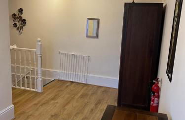 Stay in Yeovil Town Centre, Large 2 BD Apt With Parking, Sleeps 4 - Foto 15