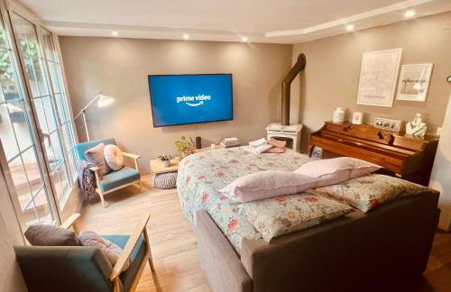 Loft de estilo industrial con jardín y garaje privados - Foto 4