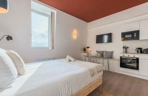 Studio équipé côté cour, parking gratuit - Foto 4