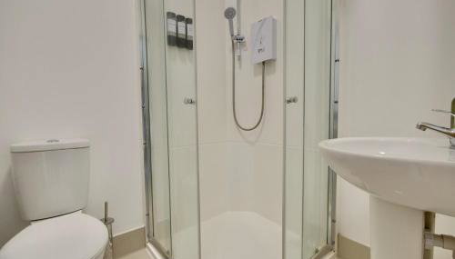 Aylward queen street apartments S16 near Gunwharf Quays - Foto 5, Shower