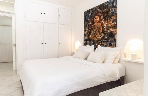 Steps from the Beach with views and big patio! - Photo 8