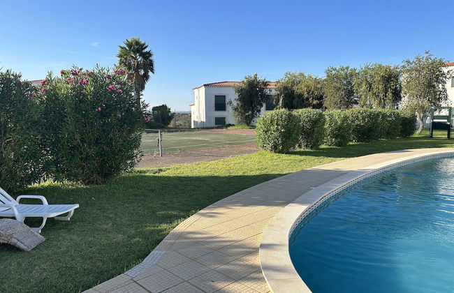 Poolside Apartment with 2 bedrooms, patio and BBQ - Foto 30