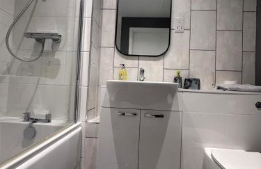 Cosy Flat in Stevenage Town Centre - Foto 12