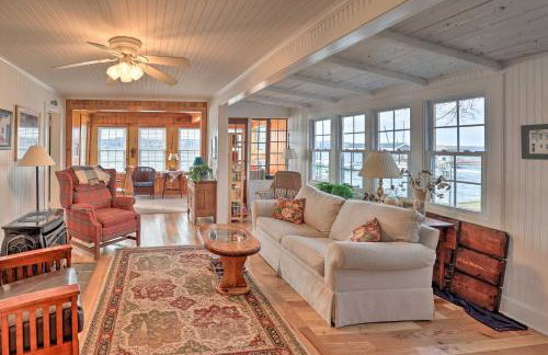 Lakefront Canandaigua Home with Grill, Fire Pit - Foto 2