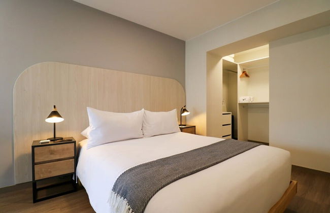 w Lively 2BR With Balcony in Miraflores - Photo 18