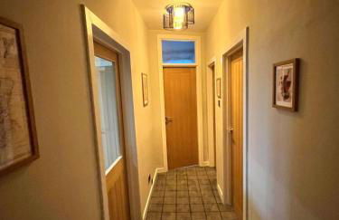 Panmure by CENTRAL SERVICED APARTMENTS - 2 Double Bedrooms - Monifieth - Sleeps 4 - Modern & Unique - Smart TV & WiFi - Fully Equipped Kitchen - Spacious & Unique - Foto 12