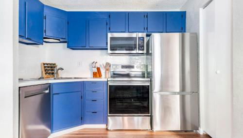 4 Bed 2 Bath, Dog Friendly, Pool, Walk to Stadium - Foto 2