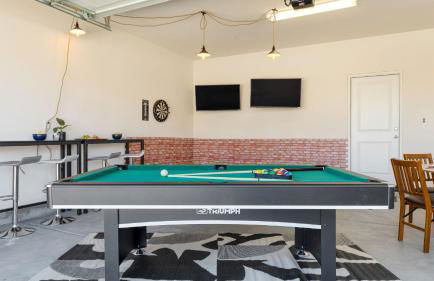 Desert Eden by Avantstay 6BR w/ Ensuite Backyard Oasis w/ Pool & Hot Tub! - Foto 12